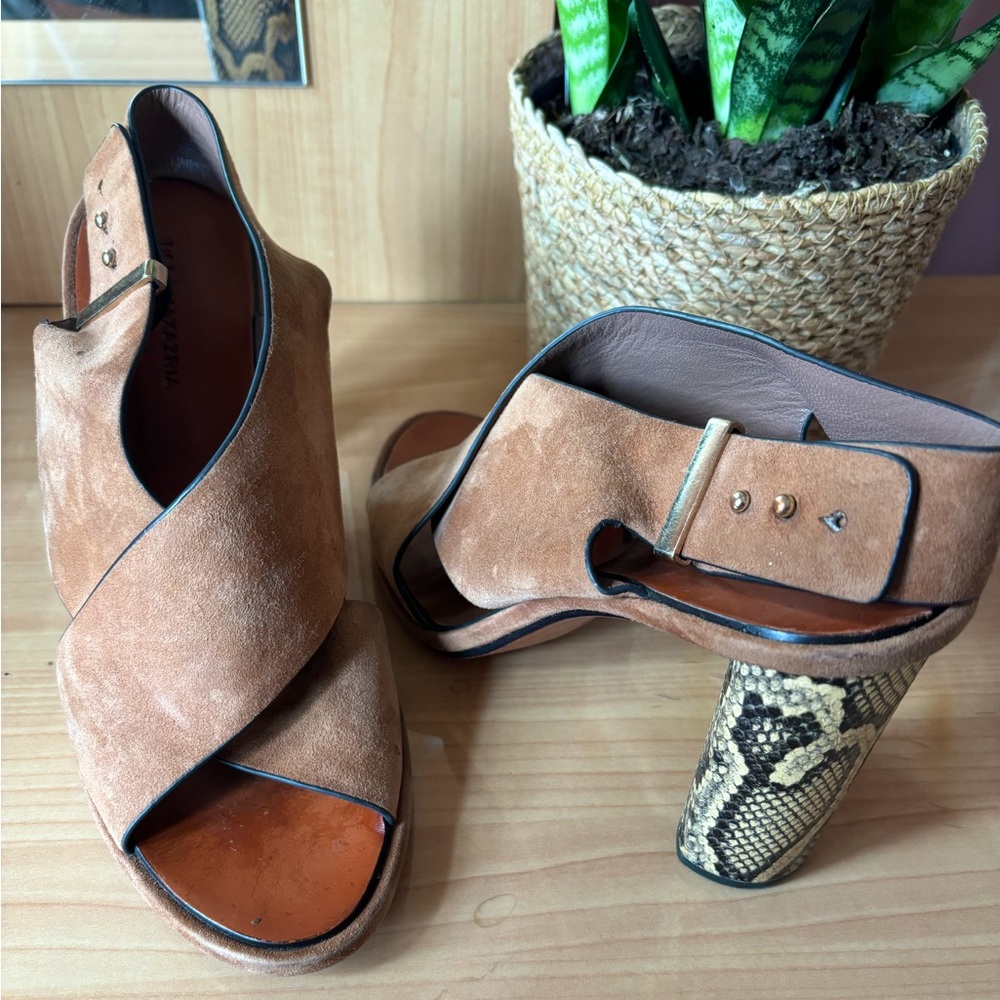 BCBGMAXAZRIA size 9 Tan Suede Women's Heels Snake Print Block Heel Leather
